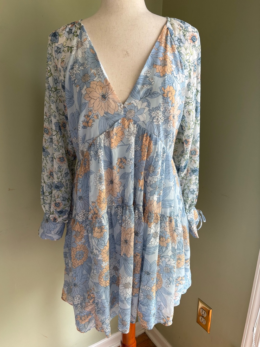 J Crew Black Label Baby Blue Floral Babydoll Dress Sz 6. Tiers/patchwork. Great!